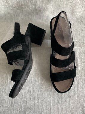 Earth Tierra Black Leather Suede Block Heel Sandals Size 11 EUC Comfort Strappy